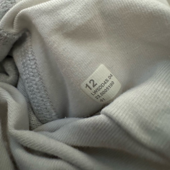 Lululemon Scuba High-Rise Relaxed Jogger in Heathered Core Ultra Light Grey - Picture 3 of 9